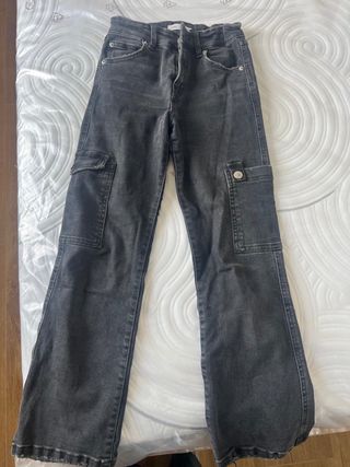 Pantalones vaqueros Zara grises cargo tiro bajo
