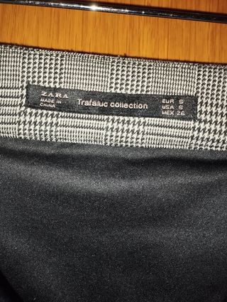 Falda Zara con cremallera