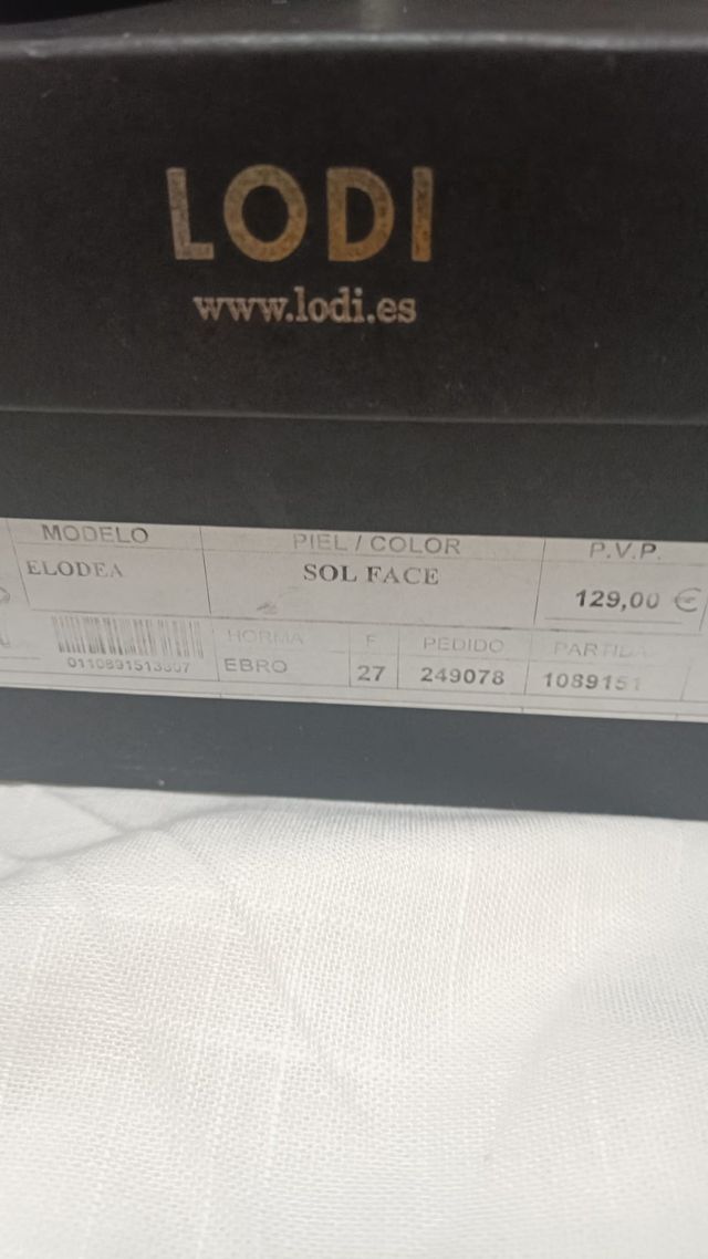 Zapatos Lodi Talla 38 Dorados Flores