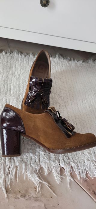 OCASION ZAPATOS ANTE Y CHAROL talla 39