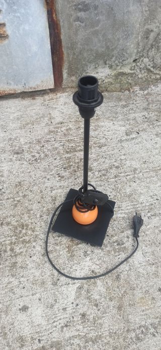 Pie de lámpara de mesa