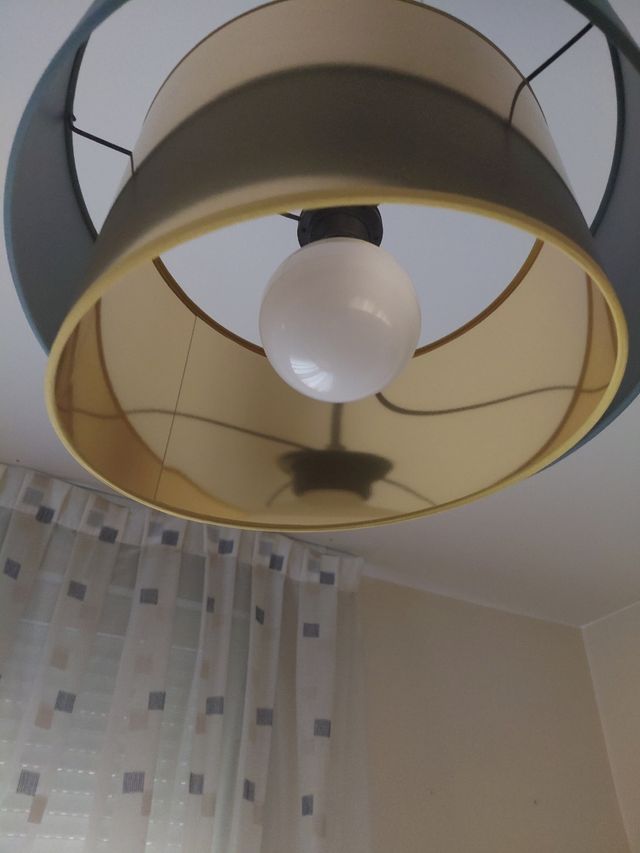 Lámpara Leroy Merlin gris y verde zulado