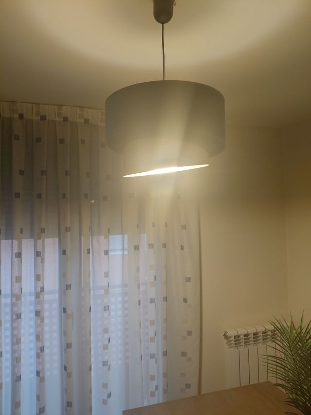 Lámpara Leroy Merlin gris y verde zulado