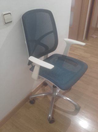 Silla de oficina ergonómica