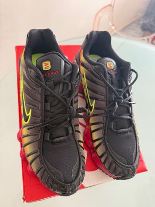 Zapatillas Nike Shox TL Negras y Rojas