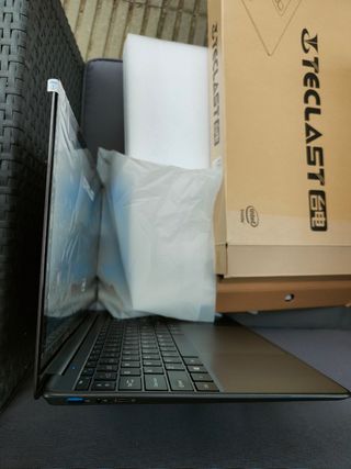 Portátil Teclast F15S 6GB RAM Gris