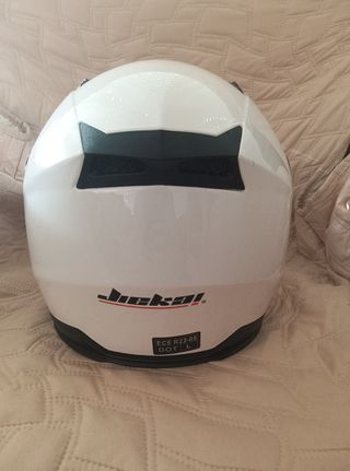 Casco de moto Jiekai blanco.