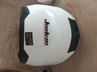 Casco de moto Jiekai blanco.