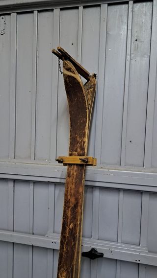 Esquís de madera antiguos