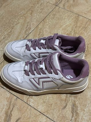 Zapatillas Vans Blancas y Moradas