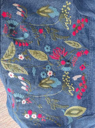Cazadora vaquera bordada Talla L