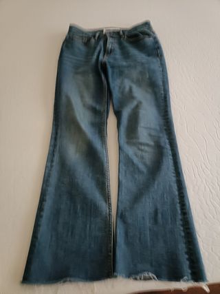 Pantalón vaquero flare azul
