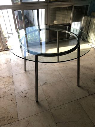 Mesa redonda cristal IKEA descatalogada