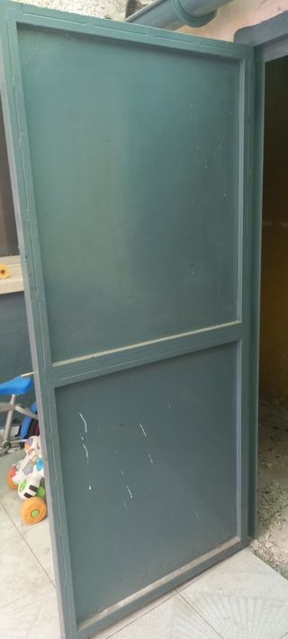 Puerta metálica antigua, hierro