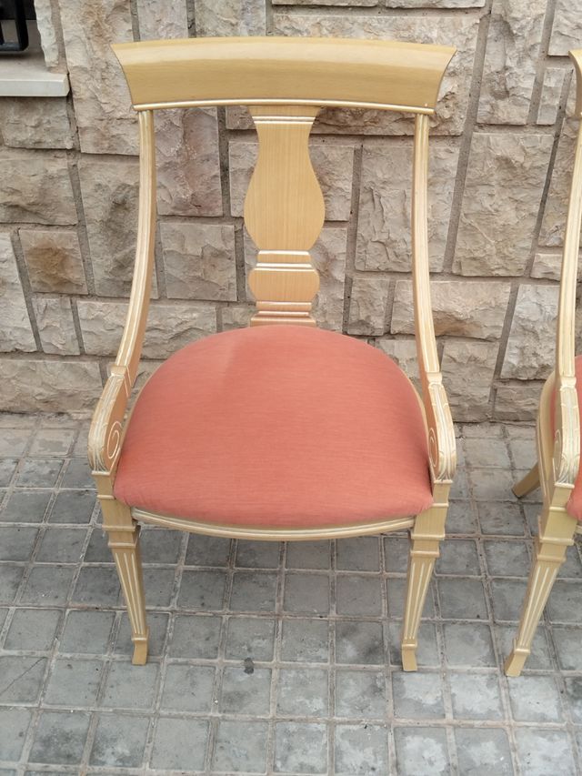 Due poltrone in stile provenzale  legno e tessuto