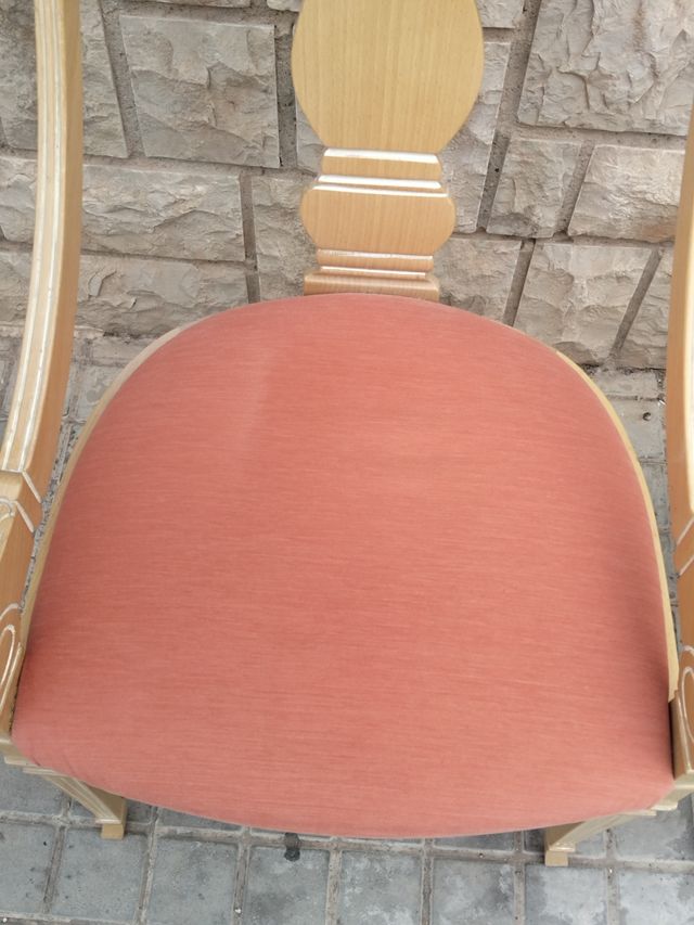 Due poltrone in stile provenzale  legno e tessuto