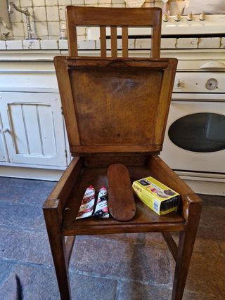 Sedia lustrascarpe in legno