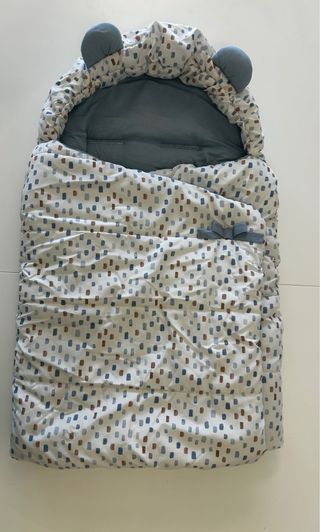 Saco Mayoral para capazo bebé con estampado