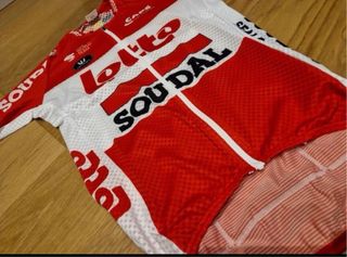NUEVO. TALLA M. MAILLOT LOTTO SOUDAL