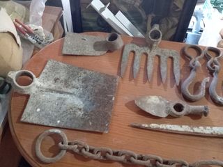 Azada, gancho, polea y más