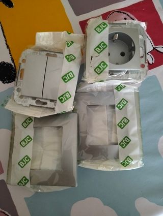 Enchufe e interruptor BJC Siemens