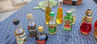 Bottiglie mignon da collezione Vuote...