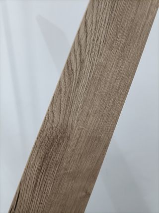 Perchero de madera estilo X