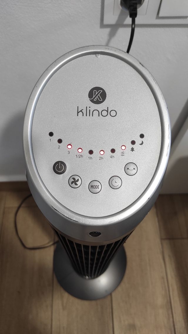 Ventilador de torre con mando a distancia