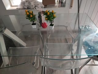 Mesa cristal y 5 sillas cocina/salón