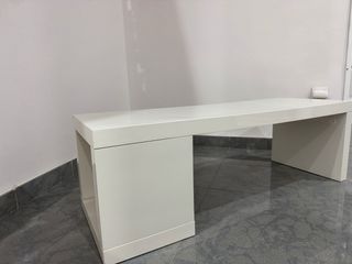 Mesa TV blanca moderna