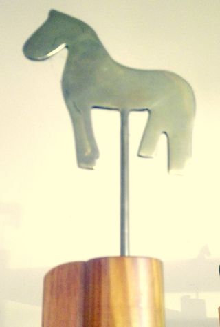 Cama con dosel de madera maciza y bronce