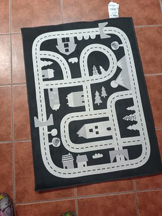 Alfombra infantil Ikea con carretera
