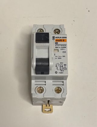 Merlin Gerin multi 9 ID Interruptor Diferencial