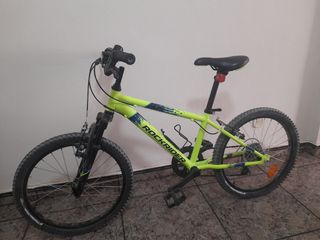 Bicicleta infantil Rockrider verde