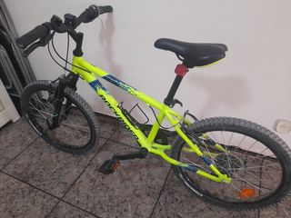 Bicicleta infantil Rockrider verde