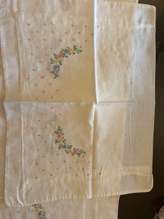 Lenzuolo vintage bimba ricamato