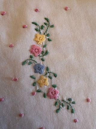Lenzuolo vintage bimba ricamato