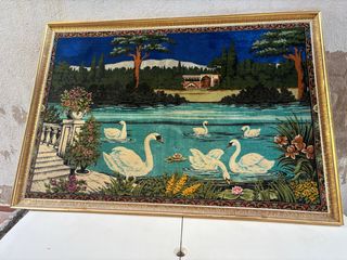 Tapiz de cisnes y paisaje