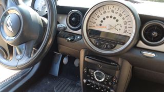 MINI Clubman 2012