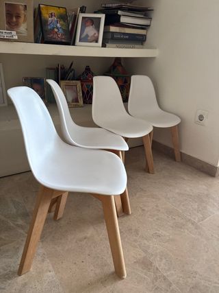 Sillas Eames DSW para niños. solo 2 unidades