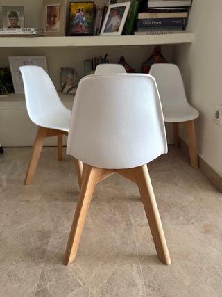 Sillas Eames DSW para niños. solo 2 unidades