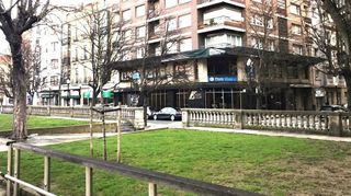 Local comercial en alquiler en Centro en Gijón