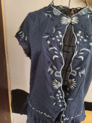 Blusa de algodón bordada
