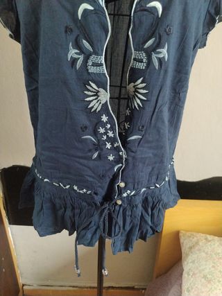Blusa de algodón bordada