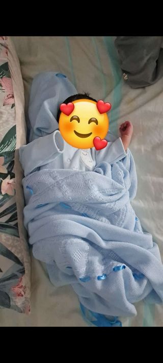Toquilla bebé azul con cintas