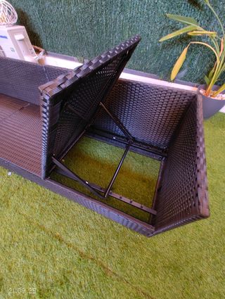 Sofá de jardín negro para exterior