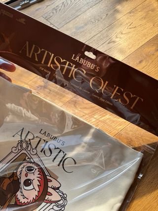 Borsa tela Labubu's Artistic Quest Louvre