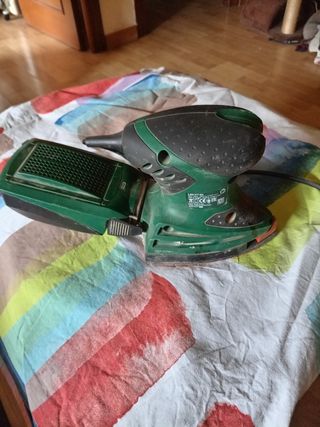 Lijadora orbital Bosch 160W en perfecto estado.