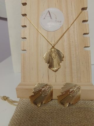 Collar y pendientes bañados en oro 18k