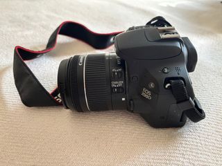 Cámara Canon EOS 200D Negra